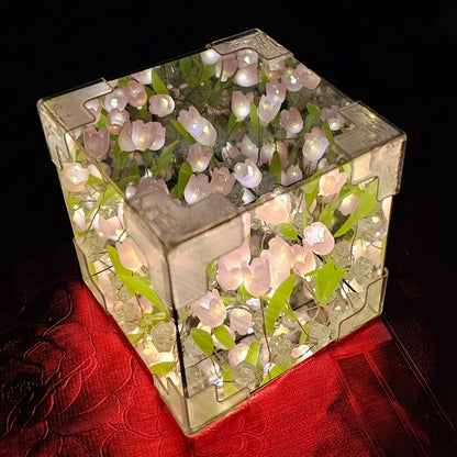 NoVa Tulip Flower Sea Cube Night Lamp